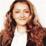 Profesora de Uso correcto del Internet y cuidado de la imagen, personal, social y cultural dentro de ella y los futuros problemas si no se hace un debido uso de ella y claro el disfrute del mundo del internet también enseñó yoga para el autoconocimiento y